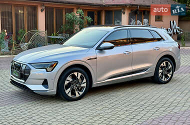 Внедорожник / Кроссовер Audi e-tron 2022 в 