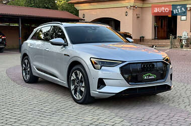 Внедорожник / Кроссовер Audi e-tron 2022 в 