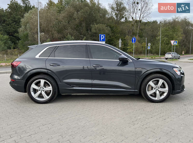 Внедорожник / Кроссовер Audi e-tron 2019 в Львове