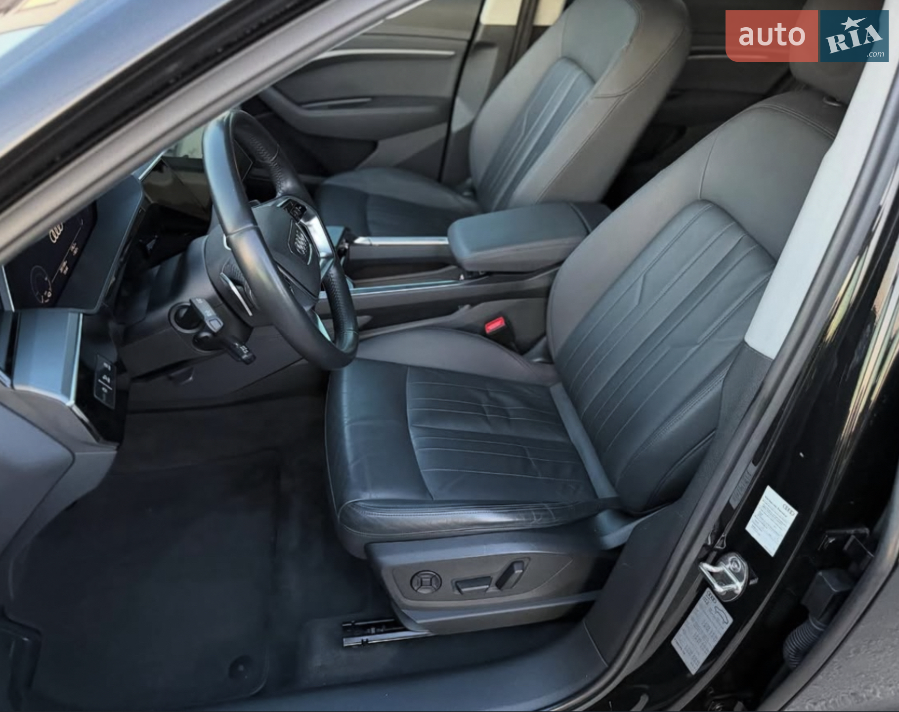 2019 Audi e-tron - мініатюра 12