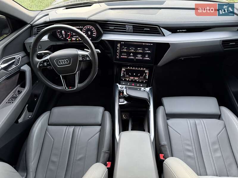 Внедорожник / Кроссовер Audi e-tron 2021 в Киеве