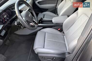 Внедорожник / Кроссовер Audi e-tron 2021 в 