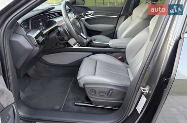 Внедорожник / Кроссовер Audi e-tron 2021 в 