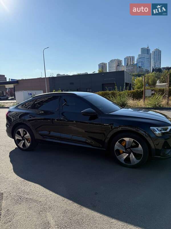 Позашляховик / Кросовер Audi e-tron 2020 в Дніпрі