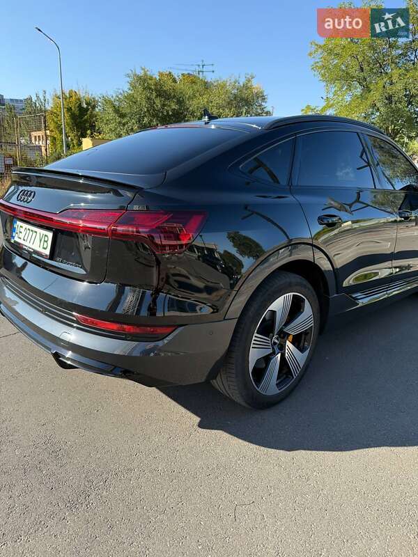 Позашляховик / Кросовер Audi e-tron 2020 в Дніпрі