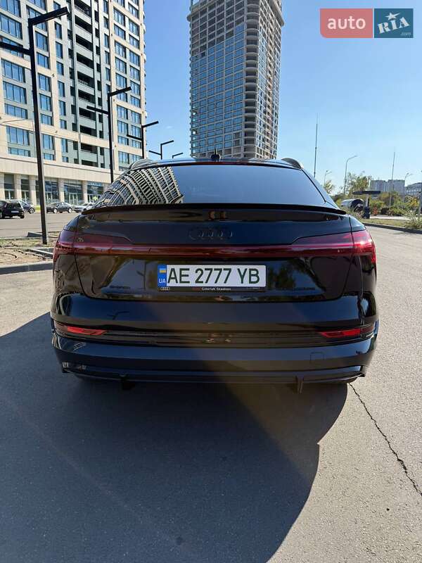 Позашляховик / Кросовер Audi e-tron 2020 в Дніпрі