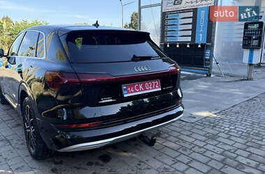 Позашляховик / Кросовер Audi e-tron 2021 в 