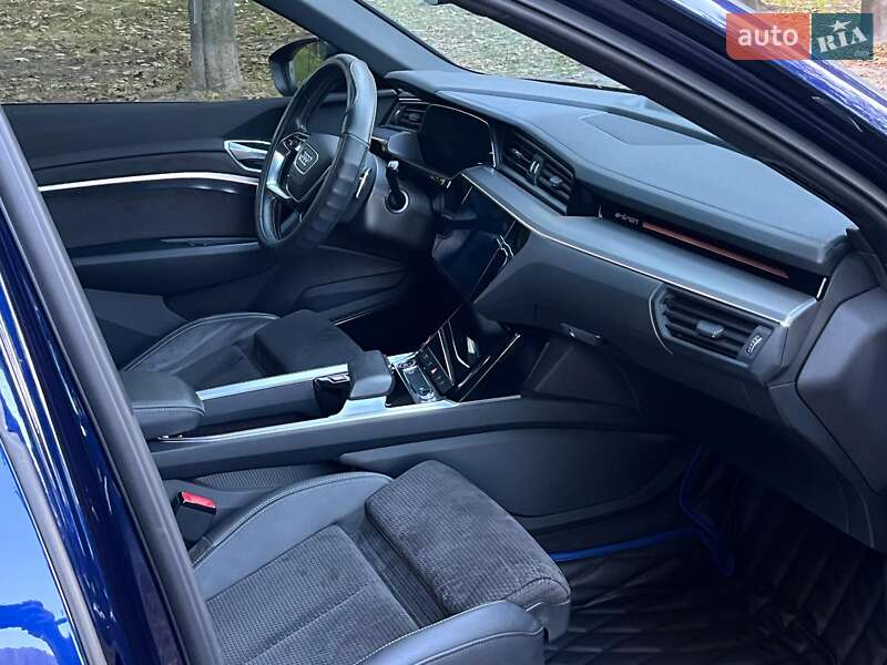 Внедорожник / Кроссовер Audi e-tron 2021 в Киеве фото 20 Внедорожник / Кроссовер Audi e-tron 2021 в Киеве