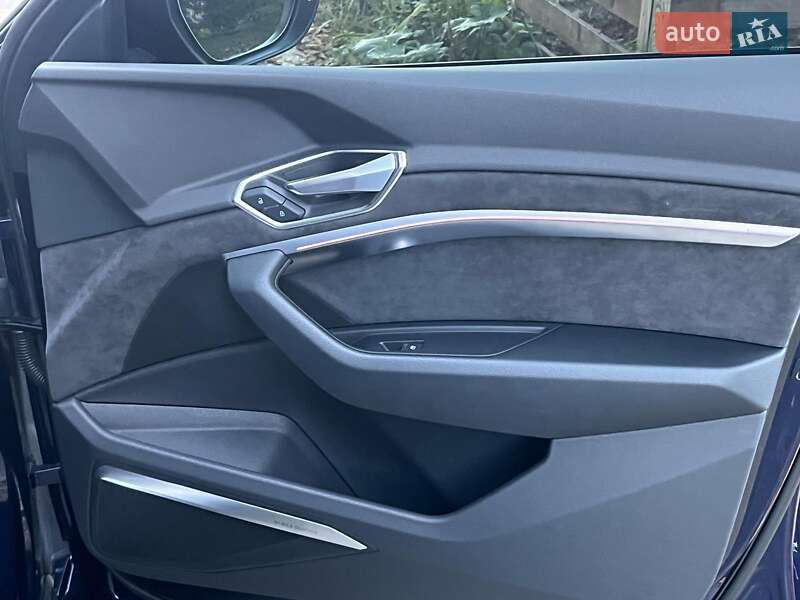 Внедорожник / Кроссовер Audi e-tron 2021 в Киеве фото 22 Внедорожник / Кроссовер Audi e-tron 2021 в Киеве