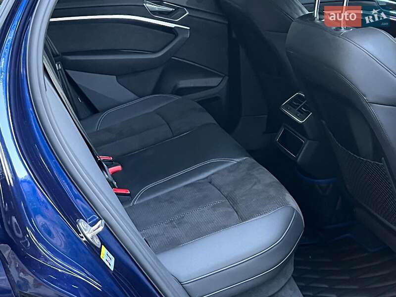 Внедорожник / Кроссовер Audi e-tron 2021 в Киеве фото 26 Внедорожник / Кроссовер Audi e-tron 2021 в Киеве