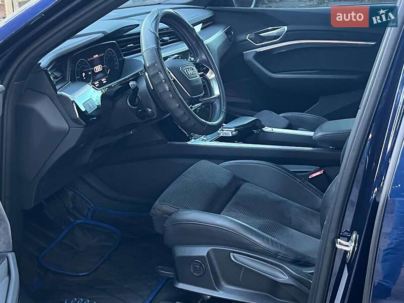 Внедорожник / Кроссовер Audi e-tron 2021 в Киеве фото 32 Внедорожник / Кроссовер Audi e-tron 2021 в Киеве