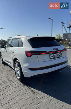 Внедорожник / Кроссовер Audi e-tron 2019 в 