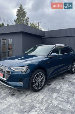 Внедорожник / Кроссовер Audi e-tron 2020 в 