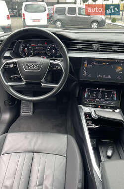 Внедорожник / Кроссовер Audi e-tron 2020 в 