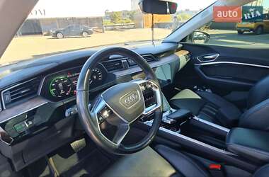 Позашляховик / Кросовер Audi e-tron 2019 в 