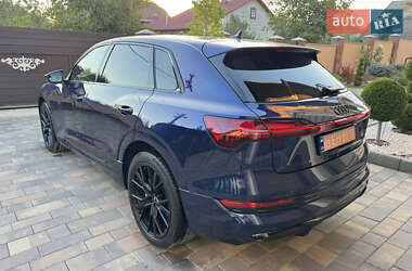 Внедорожник / Кроссовер Audi e-tron 2022 в 