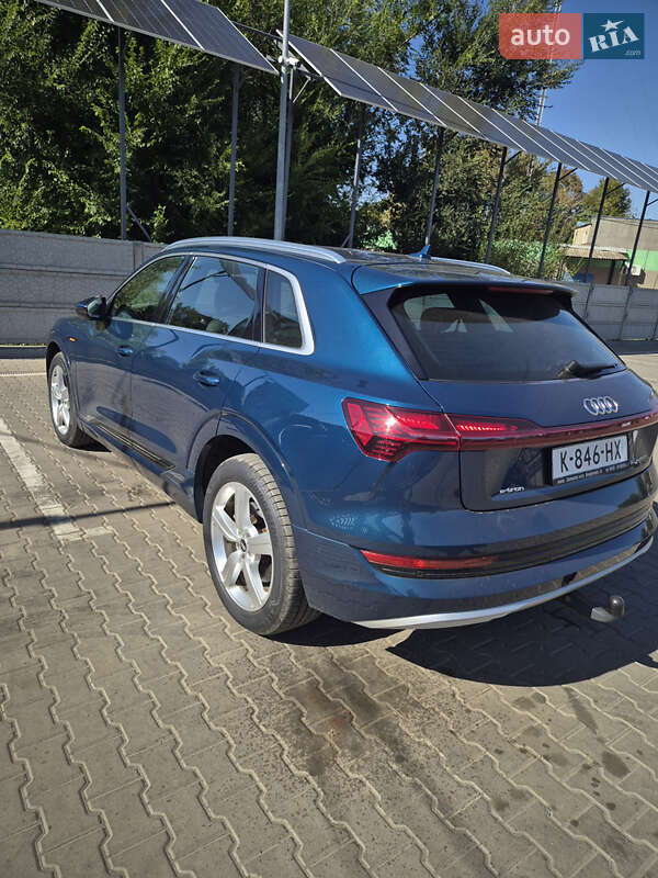 Позашляховик / Кросовер Audi e-tron 2020 в Кривому Розі