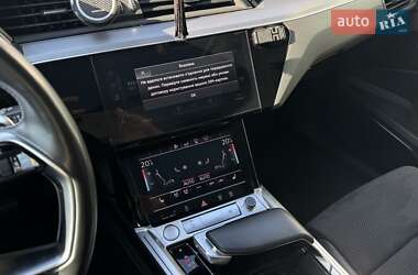 Внедорожник / Кроссовер Audi e-tron 2020 в 