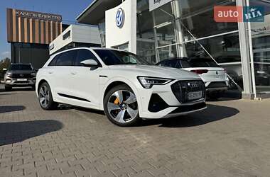 Внедорожник / Кроссовер Audi e-tron 2020 в 