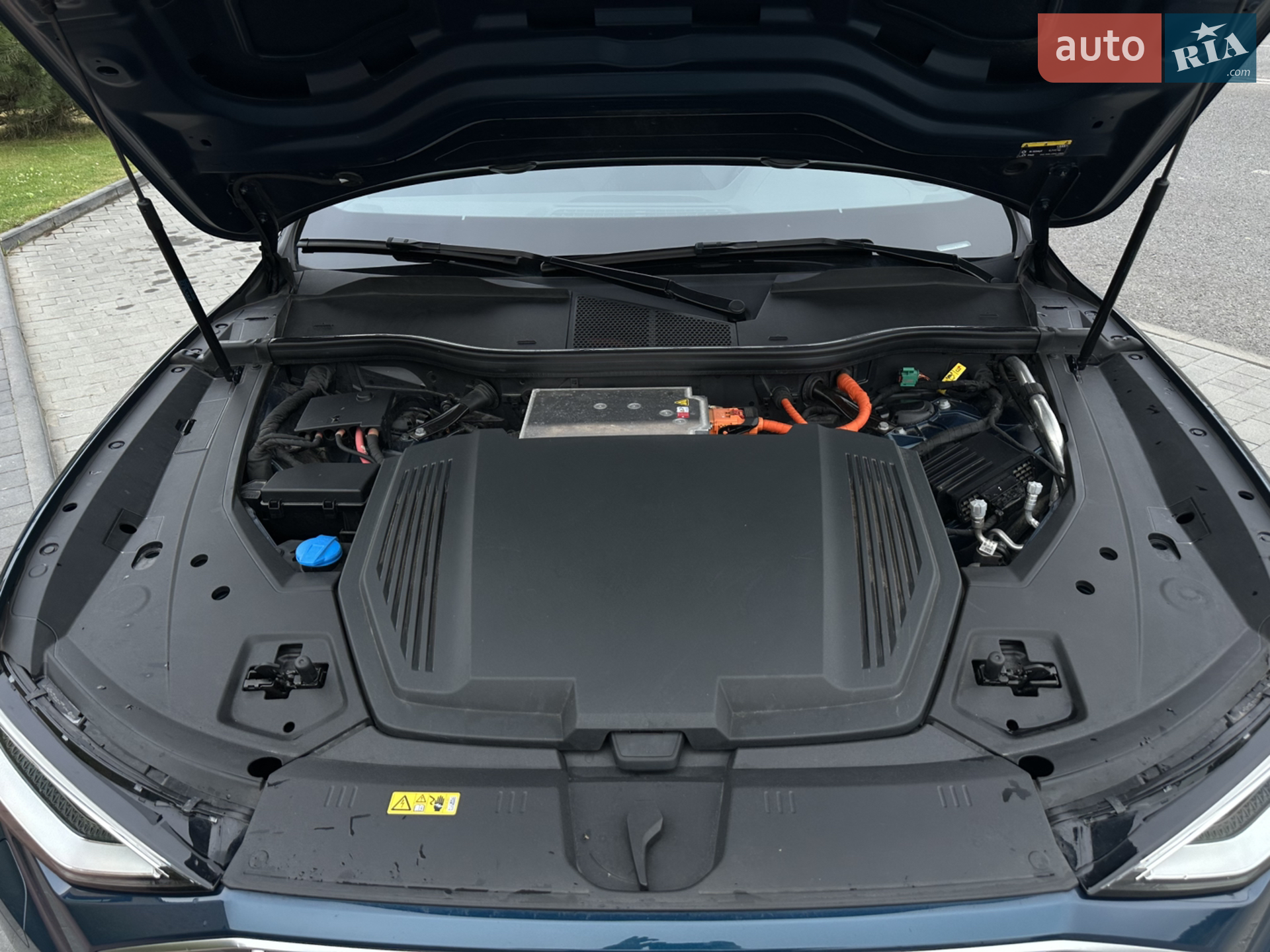 2020 Audi e-tron - мініатюра 3