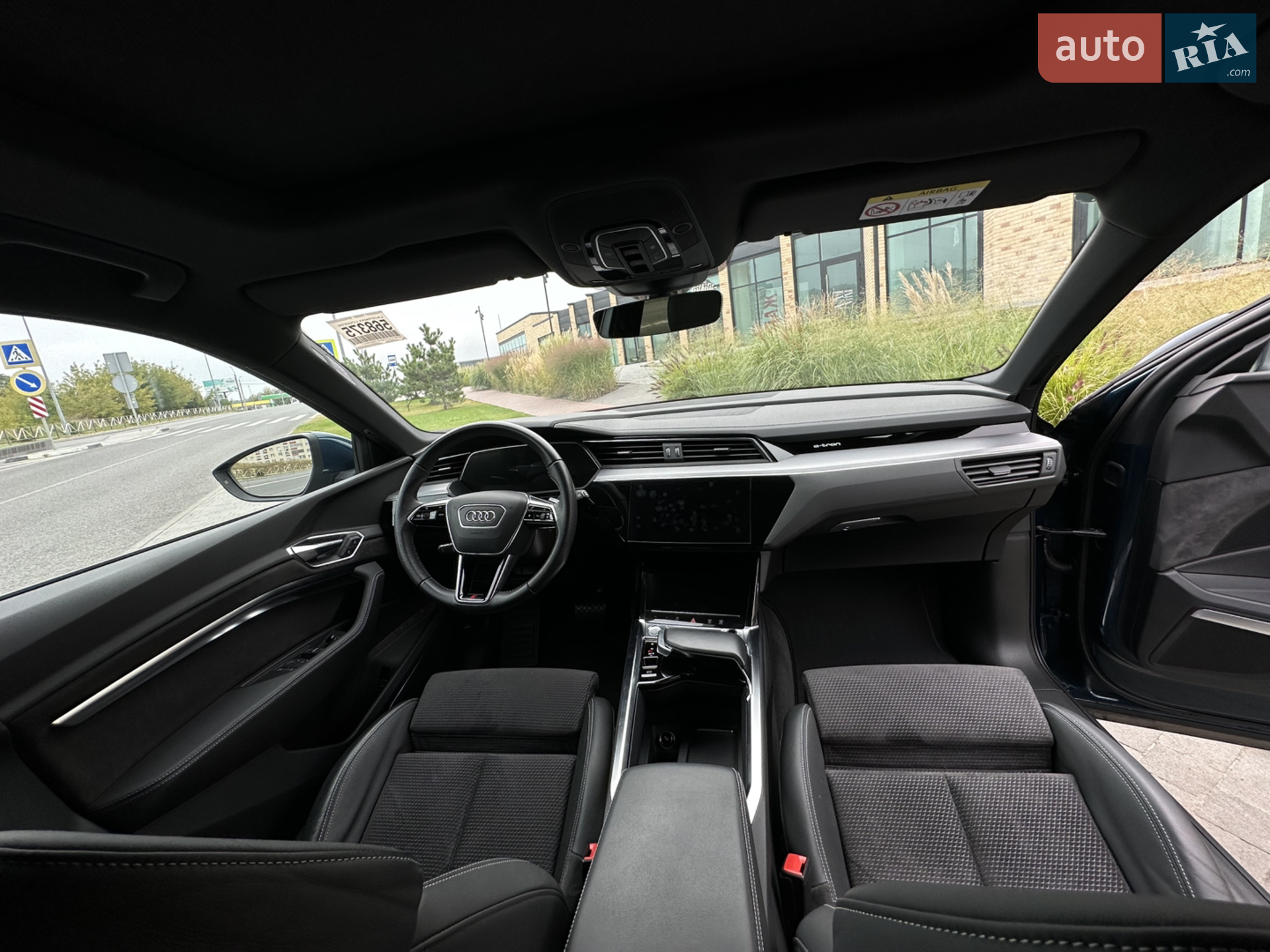2020 Audi e-tron - мініатюра 18