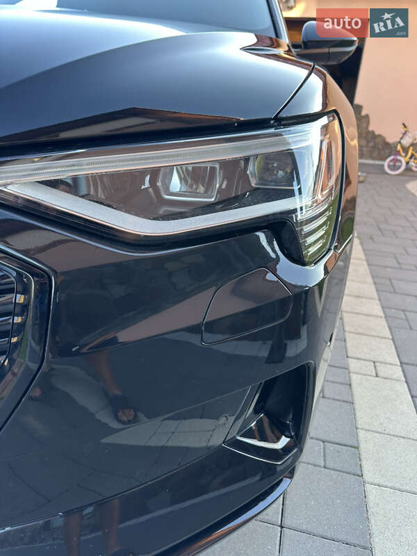 Внедорожник / Кроссовер Audi e-tron 2022 в 
