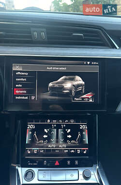Внедорожник / Кроссовер Audi e-tron 2022 в 
