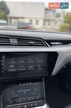 Позашляховик / Кросовер Audi e-tron 2019 в 