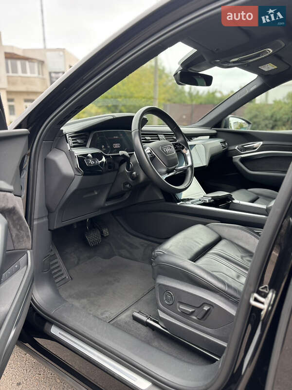Внедорожник / Кроссовер Audi e-tron 2019 в Черкассах фото 15 Внедорожник / Кроссовер Audi e-tron 2019 в Черкассах