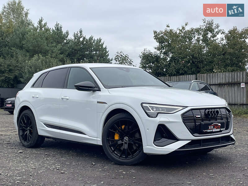 Внедорожник / Кроссовер Audi e-tron 2022 в 