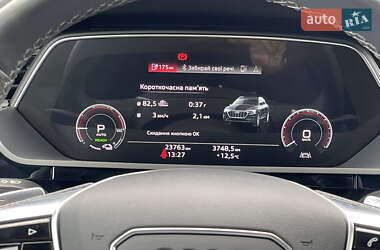 Внедорожник / Кроссовер Audi e-tron 2022 в 