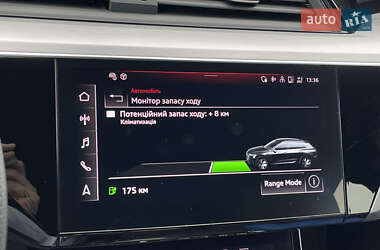 Внедорожник / Кроссовер Audi e-tron 2022 в 