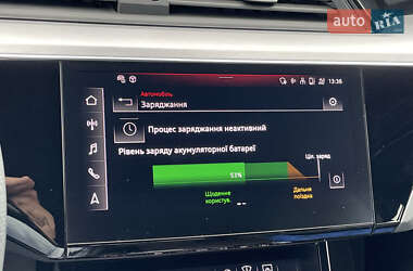 Внедорожник / Кроссовер Audi e-tron 2022 в 