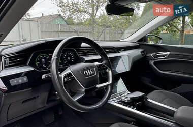 Внедорожник / Кроссовер Audi e-tron 2021 в 
