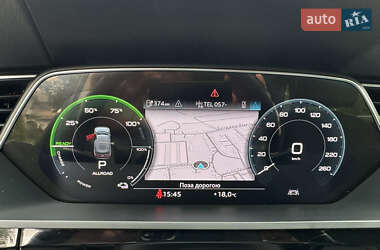Внедорожник / Кроссовер Audi e-tron 2021 в 