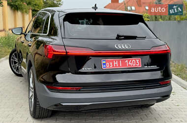 Внедорожник / Кроссовер Audi e-tron 2020 в 