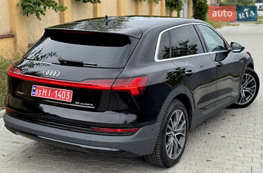 Внедорожник / Кроссовер Audi e-tron 2020 в 