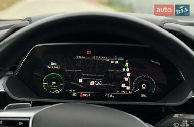Внедорожник / Кроссовер Audi e-tron 2020 в 