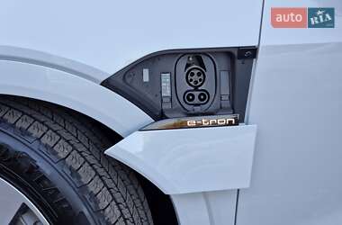 Позашляховик / Кросовер Audi e-tron 2020 в 