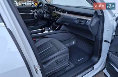 Позашляховик / Кросовер Audi e-tron 2020 в 