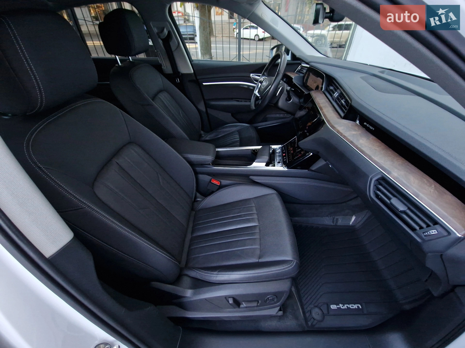 2020 Audi e-tron - мініатюра 53