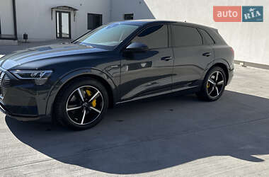Внедорожник / Кроссовер Audi e-tron 2020 в 