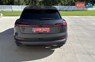 Внедорожник / Кроссовер Audi e-tron 2020 в 
