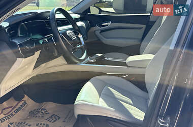 Внедорожник / Кроссовер Audi e-tron 2020 в 
