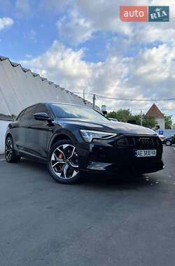 Audi e-tron 2021