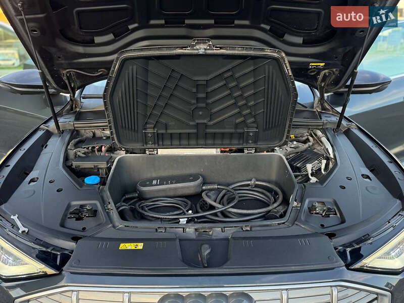 Внедорожник / Кроссовер Audi e-tron 2020 в Львове