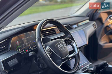 Позашляховик / Кросовер Audi e-tron 2020 в 
