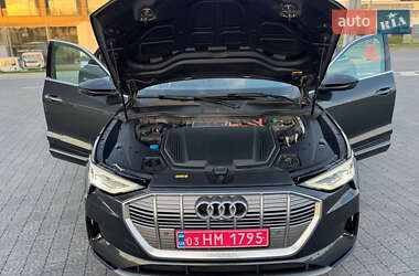 Позашляховик / Кросовер Audi e-tron 2020 в 