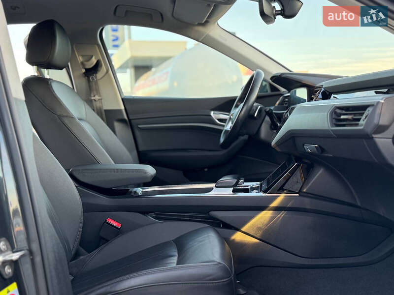Внедорожник / Кроссовер Audi e-tron 2020 в Львове