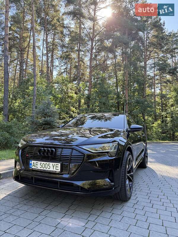 Audi e-tron 2021